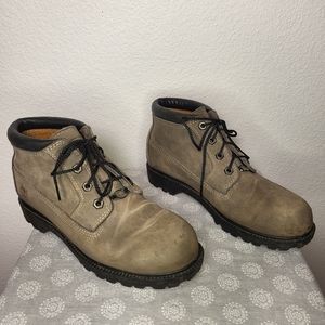 Timberland Chukka Boots size 8.5 in Olive Green